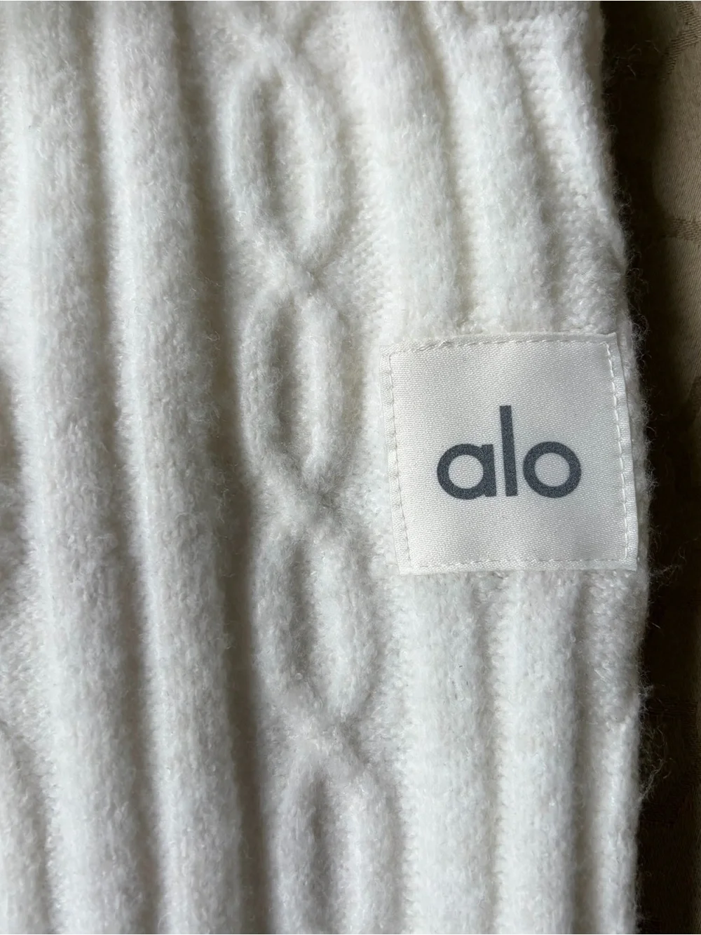 NWT ALO Yoga White Cable Knit Winter Bliss Pant Jogger Sweatpant Size Large - Picture 7 of 11